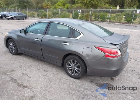 2015 Nissan Altima 2.5 S z USA, uszkodzony, nr VIN 1N4AL3AP3FC483067